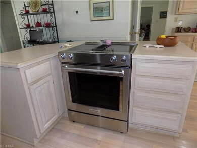 Kitchen Aid oven/range w/ downdraft venting