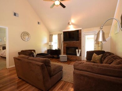 921 Goshawk Dr, Norman, OK 73072 - photo 2