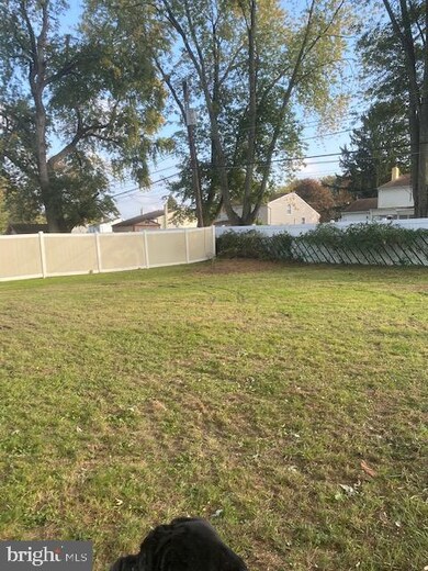 918 Rozel Ave, Southampton, PA 18966 - photo 6