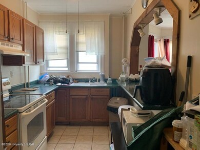 504 W Diamond Ave, Hazleton, PA 18201 - photo 2