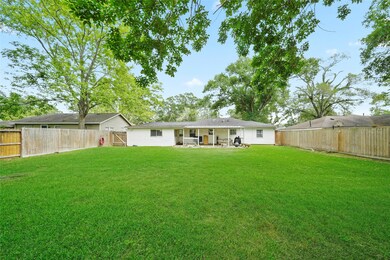 300 Baker Dr, Tomball, TX 77375 - photo 3