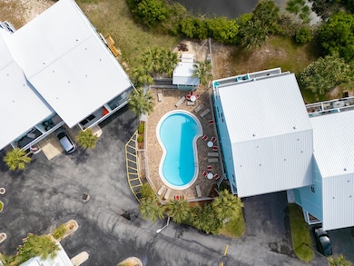 8522 Gulf Blvd unit 20, Navarre, FL 32566 - photo 4