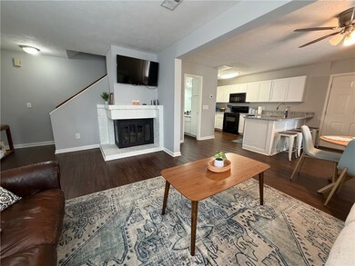 315 E Glenn Ave unit B, Auburn, AL 36830 - photo 3