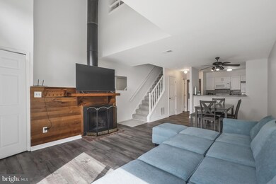 3865 El Camino Place unit 5, Alexandria, VA 22309 - photo 3