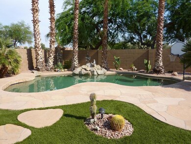 Attractive play pool
