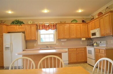 910 Oatfield Rd, Harrodsburg, KY 40330 - photo 6