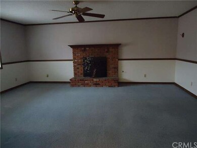 FAMILY ROOM W/FIREPLACE