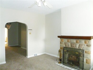 Decorative Mantel in Living Room