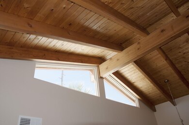 Beam.ceiling.jpg