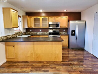 740 SE Justin St, Sheridan, OR 97378 - photo 4