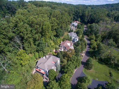 5730 Valley Stream Dr, Doylestown, PA 18902 - photo 2