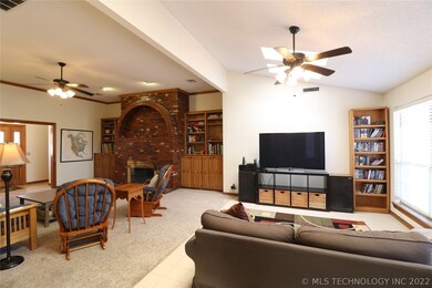 3016 Claremont Dr, Bartlesville, OK 74006 - photo 4