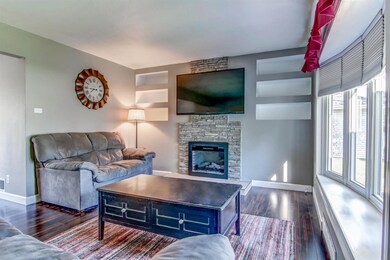 3221 Franklin St, Highland, IN 46322 - photo 2