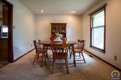 2805 SW Ashworth Place, Topeka, KS 66614 - photo 7