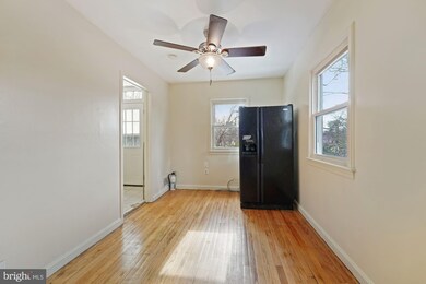 7003 Kent Town Dr, Hyattsville, MD 20785 - photo 4