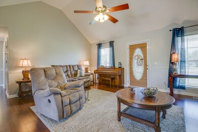 325 Cessna Ln, Shelbyville, TN 37160 - photo 7