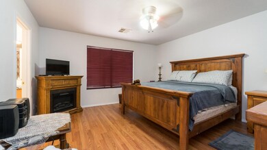 1079 W Rosal Ave-12