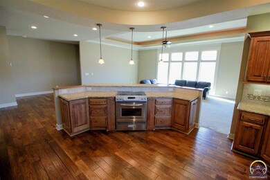 5203 SW Knudsen Rd, Topeka, KS 66610 - photo 6