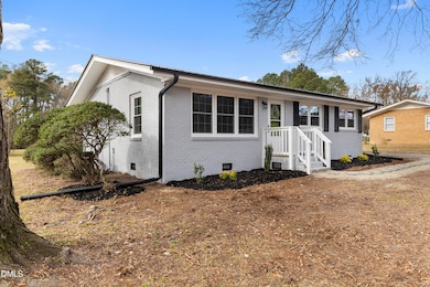 2806 Kendale Dr, Sanford, NC 27332 - photo 2