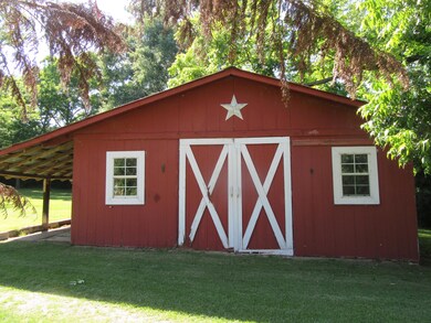 621 Norton Rd, Laurel, MS 39443 - photo 4