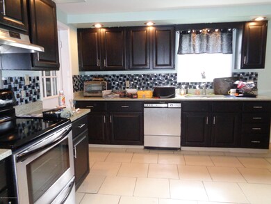 612-622 Center St, Dunmore, PA 18512 - photo 3