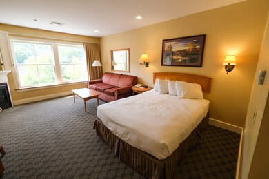 329 QI Jackson Gore Inn unit 329 QI, Ludlow, VT 05149 - photo 5