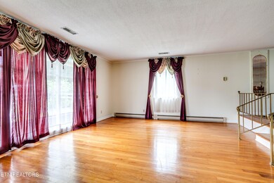 313 Bud St, Athens, TN 37303 - photo 7