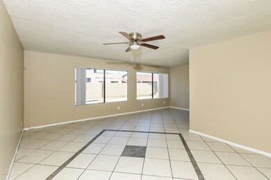 4808 N 77th Dr-7