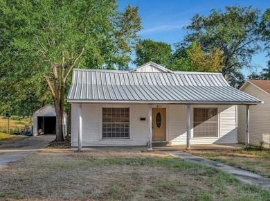 511 Woodlawn St, Henderson, TX 75652 - photo 2