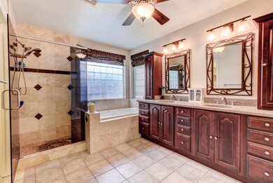 2906 E Menlo St-17