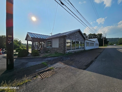 341 N Market St, Elysburg, PA 17824 - photo 3