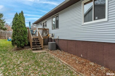 2608 W 58th St, Davenport, IA 52806 - photo 5