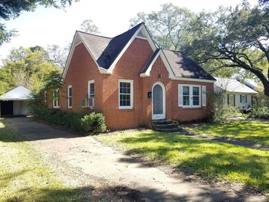 2917 Avenue I, Bay City, TX 77414 - photo 2