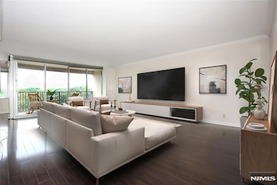 Horizon House unit 604, Fort Lee, NJ 07024 - photo 2