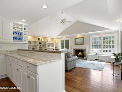 239 E Hunting Ridge Rd, Stamford, CT 06903 - photo 5