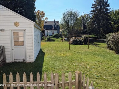 819 W Mount Hope Ave, Lansing, MI 48910 - photo 5