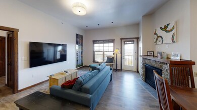 Soaring-Eagle-403-Living-Room(1)