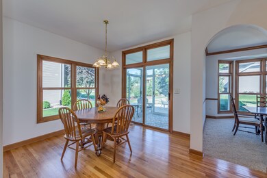 631 Carnation Dr, Oswego, IL 60543 - photo 5