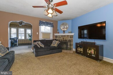 213 W Ashland Ave, Glenolden, PA 19036 - photo 5