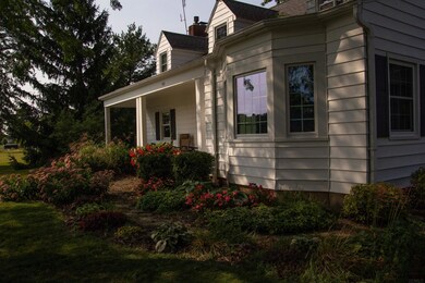 905 W Franklin St, Berne, IN 46711 - photo 5