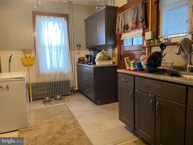 220 Lewis St, Tamaqua, PA 18252 - photo 5