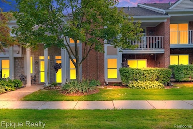 56471 Chesapeake Trail unit 173, Shelby Township, MI 48316 - photo 2