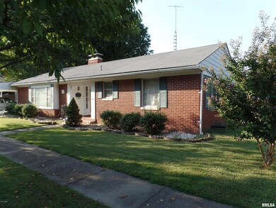 200 W Logan St, Harrisburg, IL 62946 - photo 2