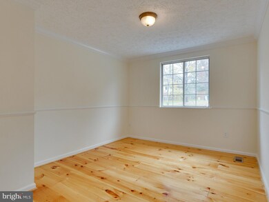 7565 Aspenpark Rd, Lorton, VA 22079 - photo 7