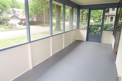 1711 W 1st Ave, Topeka, KS 66606 - photo 2