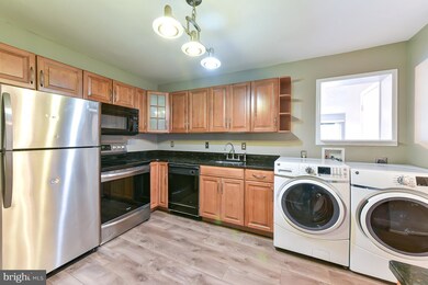 11400 Laurelwalk Dr, Laurel, MD 20708 - photo 3