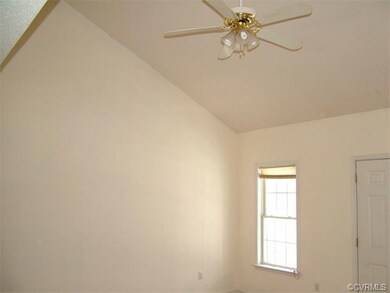 11001 Burleigh Dr, Petersburg, VA 23805 - photo 4