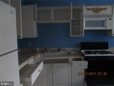 216 Warren St, Gloucester City, NJ 08030 - photo 6