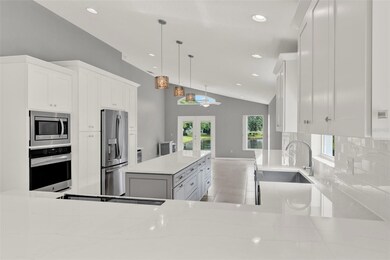 Breakfast Bar and Island
