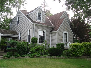 VINYL SIDED WITH REPLACEMENT GUTTERS AND NEWER DOUBLE INSULATED VINYL WINDOWS 6 YEARS NEW.